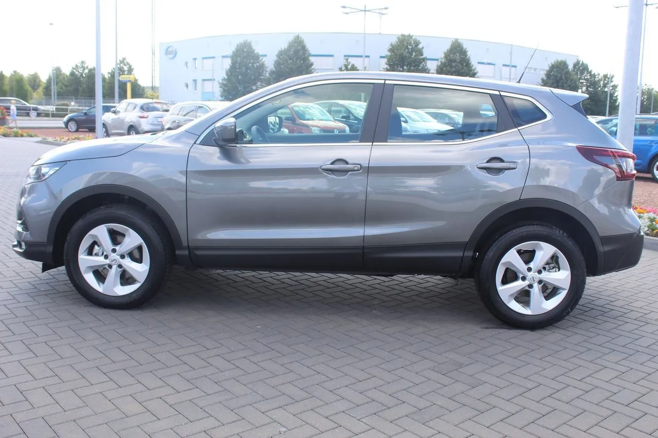 Nissan Qashqai 1.3 DIG-T...  Image 8